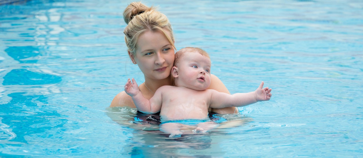 Baby Swimming (with Mum)