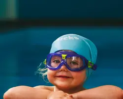 Pre-School Swimming Lessons Seal Mask Goggles - purple - model 1.jpg
