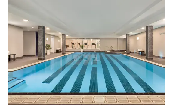 Holiday Inn Birmingham Airport pool