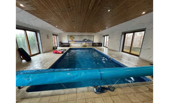 Puddle Ducks Doncaster Treetops Cottages Swimming Pool.jpg